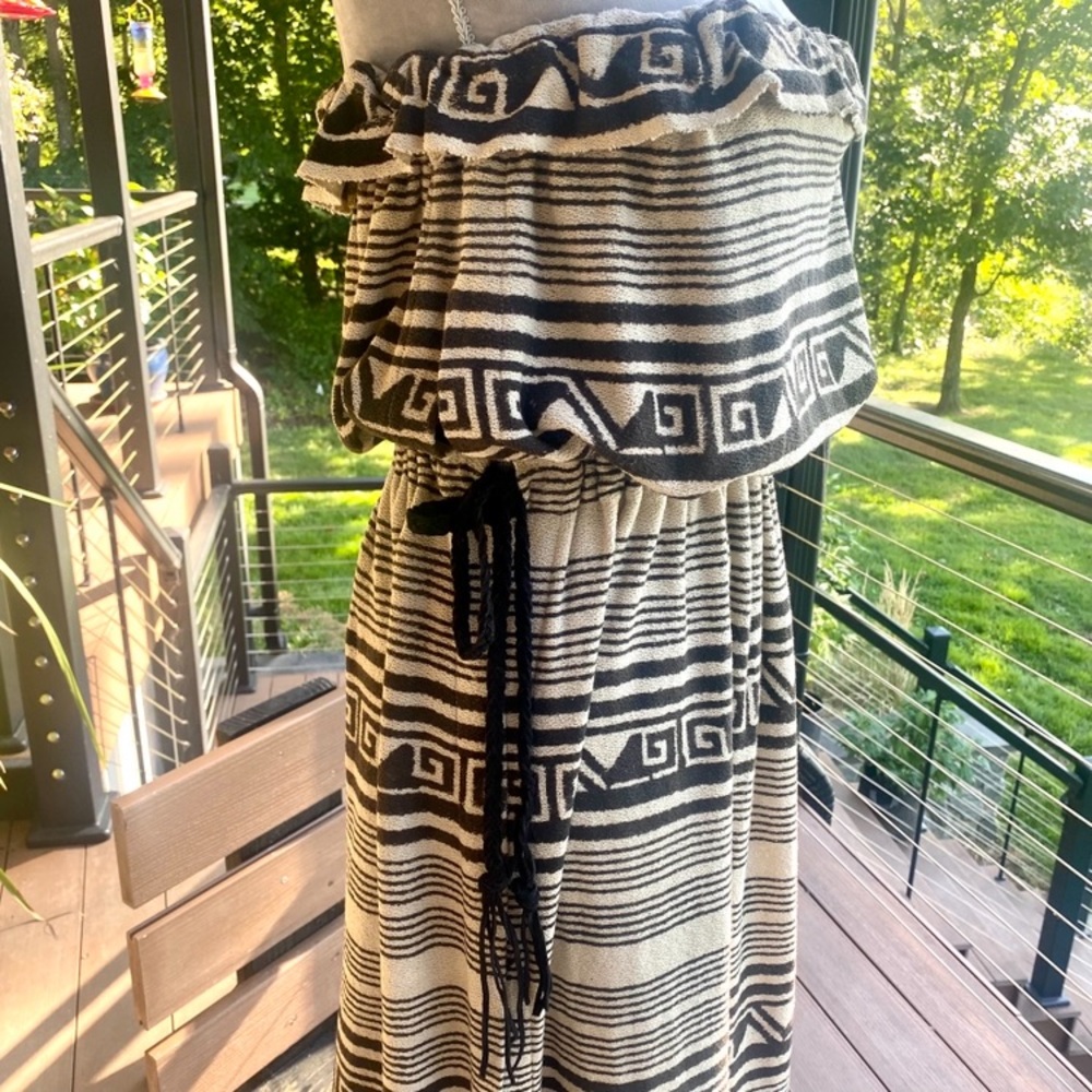 RARE FREE PEOPLE ‘HEIRLOOM’ Black & Cream Off-Shoulder Dress. Tribal design, NWT